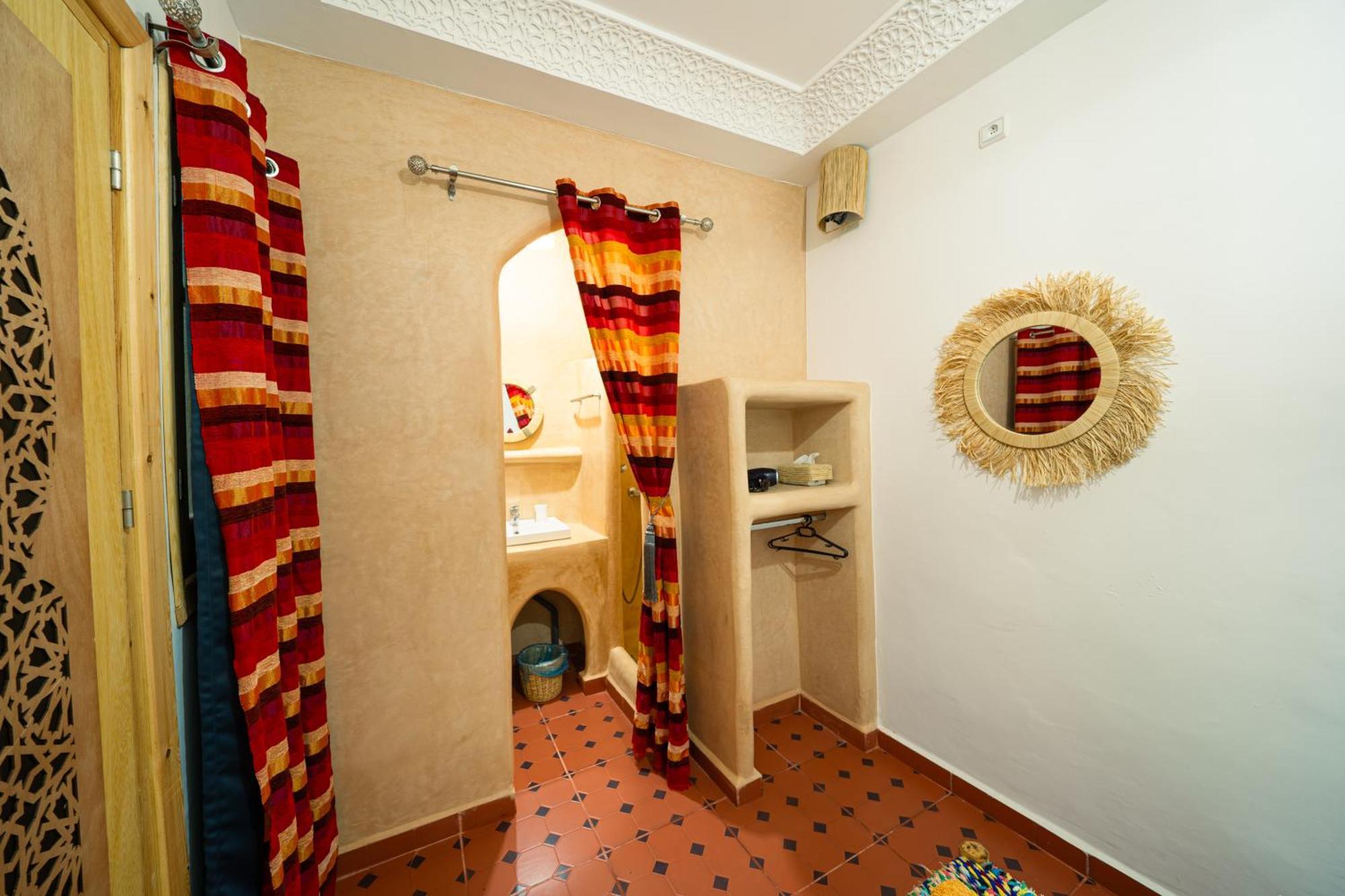 Dar Sekka Hotel Tangier Bagian luar foto