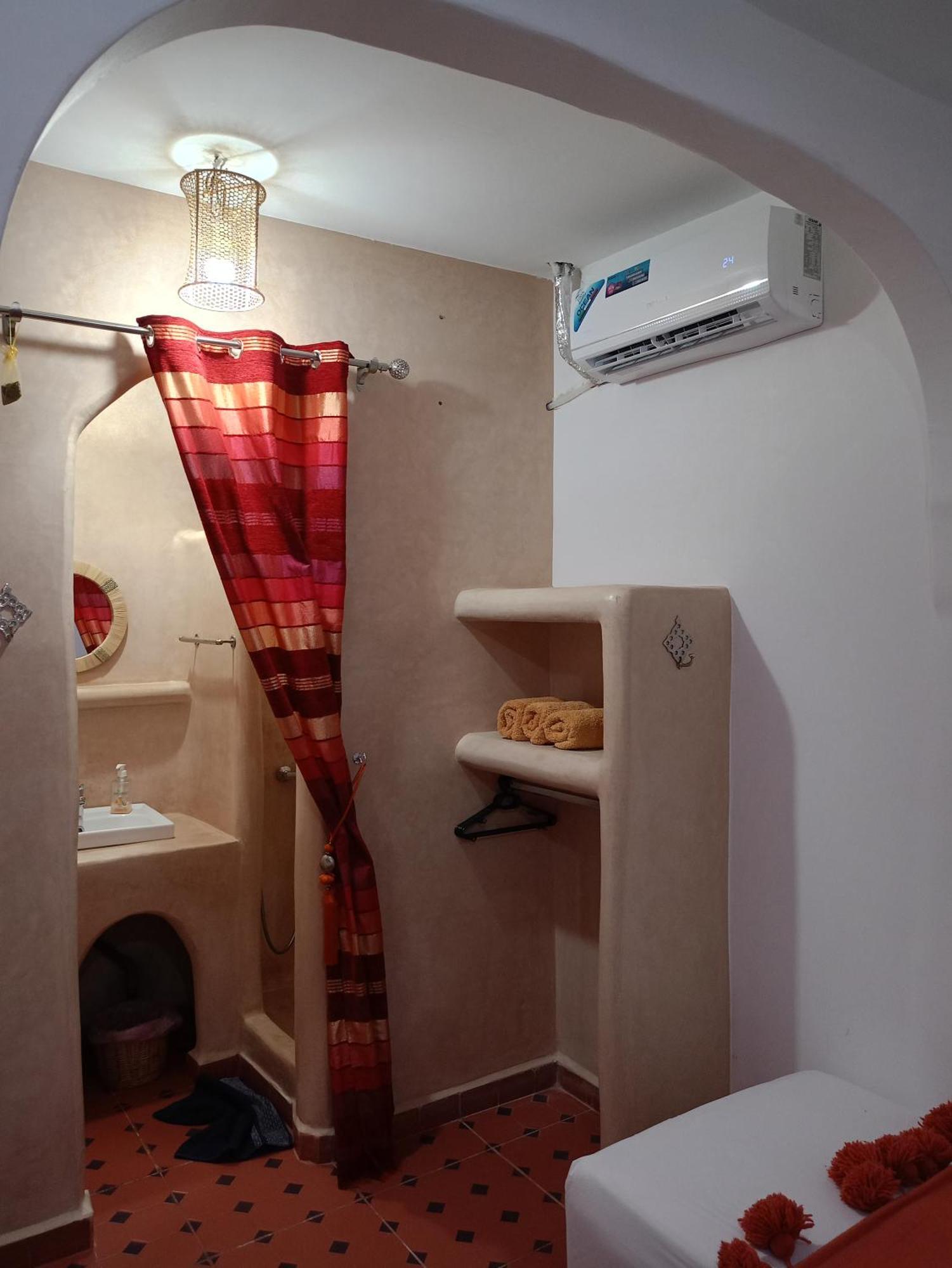 Dar Sekka Hotel Tangier Bagian luar foto
